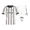ADIDAS JUVENTUS HOME MINI 22/23, Fodboldsæt Til Børn, Hvid 2 ADIDAS JUVENTUS HOME MINI 22/23, Fodboldsæt Til Børn, Hvid -Rabatbutik For Sportsudstyr a8b44352008249468143b75987acc781